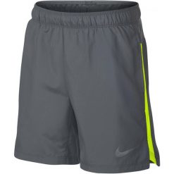 Nike Szorty Chłopięce B Nk Dry Short 6in Challgr Cool Grey Volt L. Szare spodenki chłopięce marki Nike, z materiału, sportowe. Za 105,00 zł.