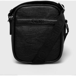 Guess Jeans - Torba. Czarne torby męskie skórzane Guess Jeans, w paski, z poliesteru, na ramię, małe. Za 329,90 zł.