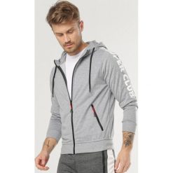 Szara Bluza Dioreino. Szare bluzy męskie Born2be, xl, bez wzorów, bez kołnierzyka, bez rękawów, bez kaptura. Za 79,99 zł.