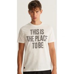 T-shirt z napisem - Kremowy. Białe t-shirty męskie Reserved, l, z napisami. Za 29,99 zł.