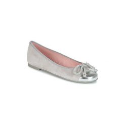 Baleriny Pretty Ballerinas ESPEQUIO. Szare baleriny damskie marki Pretty Ballerinas, bez wzorów, bez obcasa. Za 659,00 zł.