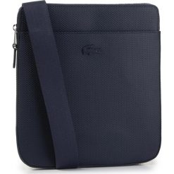 Saszetka LACOSTE - Flat Crossover Bag NH2815CE Peacoat 021. Niebieskie torby męskie skórzane Lacoste, bez wzorów, ze skóry, młodzieżowe. Za 679,00 zł.