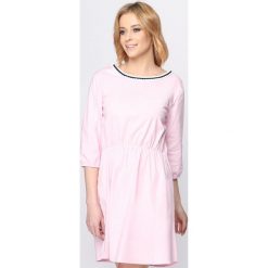 Różowa Sukienka Same Things. Różowe sukienki letnie marki numoco, l, z dekoltem w łódkę, oversize. Za 29,99 zł.