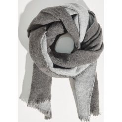 Szalik - Jasny szar. Szare szaliki damskie Sinsay. Za 39,99 zł.