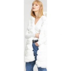 Biała Kamizelka Better And Better. Białe kamizelki damskie other, l, z futra. Za 169,99 zł.