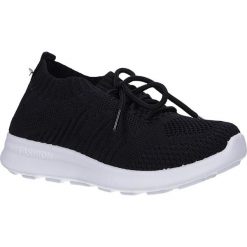 Czarne buty sportowe sznurowane casu 1951. Czarne buty dziewczęce sportowe Casu, bez wzorów, na sznurówki. Za 39,99 zł.