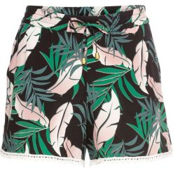 Szorty w kwiaty bonprix czarny z nadrukiem. Czarne szorty damskie bonprix, z nadrukiem, z koronki. Za 64,99 zł.