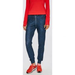 Femi Stories - Spodnie. Niebieskie spodnie sportowe damskie marki Femi Stories, s, z elastanu. W wyprzedaży za 179,90 zł.