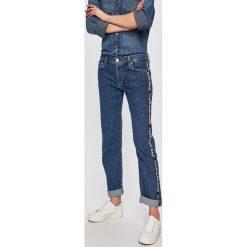 Calvin Klein Jeans - Jeansy CKJ 061. Niebieskie jeansy damskie Calvin Klein Jeans. Za 549,90 zł.