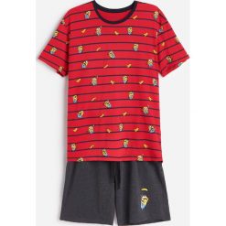 Bawełniana piżama Minionki -. Piżamy męskie Reserved, xl, z motywem z bajki, z bawełny, bez rękawów. Za 79,99 zł.