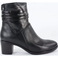 BOTKI DAMSKIE GRE 614 CZA. Botki damskie Gregors, ze skóry, bez obcasa, bez zapięcia. Za 249,00 zł.