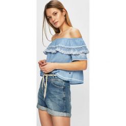 Pepe Jeans - Top Lois. Niebieskie topy damskie Pepe Jeans, s, z haftami, z bawełny, bez kołnierzyka. W wyprzedaży za 129,90 zł.
