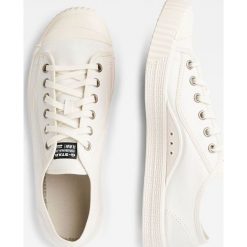 G-Star Raw - Tenisówki. Białe trampki męskie G-Star RAW, bez wzorów, z gumy, retro, na sznurówki. W wyprzedaży za 249,90 zł.