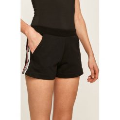 Moschino Underwear - Szorty. Szare szorty damskie Moschino Underwear, s, z aplikacjami, z elastanu, casualowe. Za 489,90 zł.