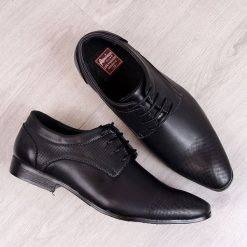 Półbuty chłopięce wizytowe czarne American Club. Czarne buty chłopięce komunijne American CLUB, bez zapięcia. Za 30,00 zł.