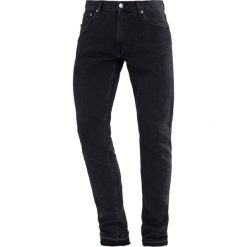 Weekday FRIDAY Jeansy Slim Fit decon black. Czarne rurki męskie Weekday. W wyprzedaży za 199,20 zł.