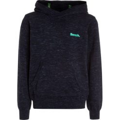 Bench OVERHEAD Bluza z kapturem dark navy blue. Niebieskie bluzy dziewczęce Bench, z bawełny, z kapturem. Za 169,00 zł.