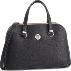 Torebka TOMMY HILFIGER - Th Core Med Satchel AW0AW06402 002. Czarne torebki klasyczne damskie TOMMY HILFIGER, bez wzorów, ze skóry ekologicznej, klasyczne, bez dodatków. W wyprzedaży za 329,00 zł.