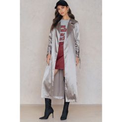 Boohoo Płaszcz z marszczeniami przy rękawach - Silver. Szare płaszcze damskie Boohoo, l, bez wzorów, z poliesteru, długie. W wyprzedaży za 42,58 zł.