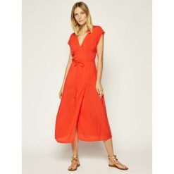 Sukienka plażowa Calvin Klein Swimwear Wrap KW0KW01069. Czerwone sukienki damskie Calvin Klein Swimwear, na plażę, l, bez wzorów, bez kołnierzyka, bez rękawów. W wyprzedaży za 249,00 zł.