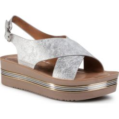 Sandały BETSY - 907076/01-02E Silver. Szare klapki damskie Betsy, bez wzorów, ze skóry ekologicznej, bez obcasa. W wyprzedaży za 139,00 zł.