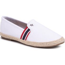 Espadryle TOM TAILOR - 8092003 White. Białe espadryle damskie Tom Tailor, bez wzorów, ze skóry ekologicznej, bez obcasa. W wyprzedaży za 139,00 zł.