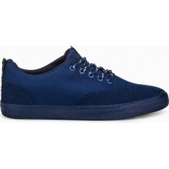 Buty męskie trampki T303 - granatowe. Niebieskie trampki męskie Ombre Clothing, bez wzorów, z materiału, klasyczne, bez zapięcia. Za 49,00 zł.