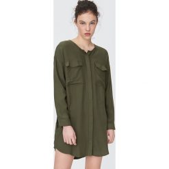 Koszulowa sukienka z kieszeniami - Khaki. Brązowe sukienki damskie Sinsay, s, bez wzorów, z koszulowym kołnierzykiem, bez rękawów, koszulowe. Za 59,99 zł.