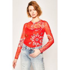 Bluzka Desigual Cracovia 20SWTKB5. Czerwone bluzki damskie Desigual, m, bez wzorów, bez kołnierzyka, bez rękawów. W wyprzedaży za 149,00 zł.