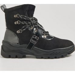 Sznurowane buty trekkingowe - Czarny. Czarne buty trekkingowe damskie Sinsay. Za 129,99 zł.