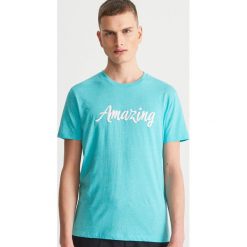 T-shirt z napisem - Zielony. Zielone t-shirty damskie Reserved, s, z napisami, bez kołnierzyka. W wyprzedaży za 29,99 zł.