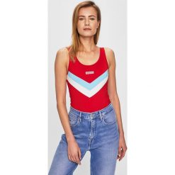 Levi's - Top. Czerwone bluzki damskie Levi's®, s, z nadrukiem, z elastanu, z okrągłym kołnierzem, bez rękawów. W wyprzedaży za 139,90 zł.