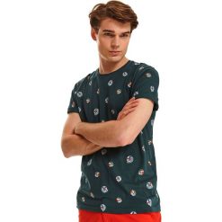T-shirt z nadrukiem. Zielone t-shirty męskie Top Secret, na jesień, m, z nadrukiem, eleganckie, z okrągłym kołnierzem, krótkie. W wyprzedaży za 29,99 zł.