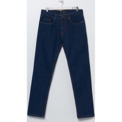 Jeansy Regular - Niebieski. Niebieskie jeansy męskie Sinsay, bez wzorów. Za 59,99 zł.