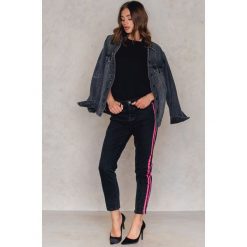 Gestuz Jeansy Ane - Black,Multicolor. Czarne jeansy damskie marki Gestuz, w paski, z bawełny. W wyprzedaży za 220,98 zł.