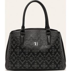 Trussardi Jeans - Torebka. Czarne torby damskie na zakupy Trussardi Jeans, z aplikacjami, z poliesteru, na ramię, duże, z aplikacjami. W wyprzedaży za 569,90 zł.
