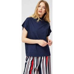 Bluzka typu oversize. Niebieskie bluzki damskie Moodo, m, bez wzorów, z bawełny, ze stójką, z krótkim rękawem. Za 24,99 zł.