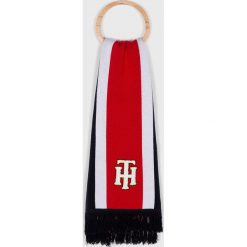 Tommy Hilfiger - Szalik. Niebieskie szaliki damskie TOMMY HILFIGER, bez wzorów, z elastanu. W wyprzedaży za 139,90 zł.