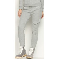 Szare Spodnie Dresowe Inner Smile. Szare spodnie dresowe damskie Born2be, l, z dresówki. Za 49,99 zł.