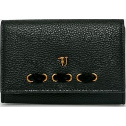 Trussardi Jeans - Portfel. Czarne portfele damskie Trussardi Jeans, bez wzorów, z jeansu. W wyprzedaży za 199,90 zł.