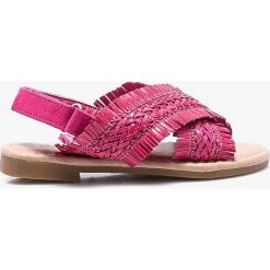 Blukids - Sandały dziecięce. Czerwone sandały dziewczęce Blukids, z materiału, bez zapięcia. W wyprzedaży za 37,90 zł.