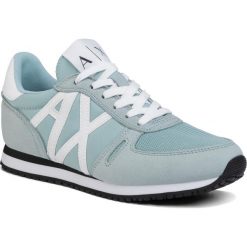 Sneakersy ARMANI EXCHANGE - XDX031 XV308 R572 Aquamarine/White Essential. Niebieskie półbuty damskie Armani Exchange, z tworzywa sztucznego. W wyprzedaży za 339,00 zł.