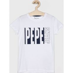 Pepe Jeans - T-shirt dziecięcy Sacha 128-180 cm. Białe t-shirty chłopięce Pepe Jeans, z nadrukiem, z bawełny, bez rękawów. W wyprzedaży za 79,90 zł.