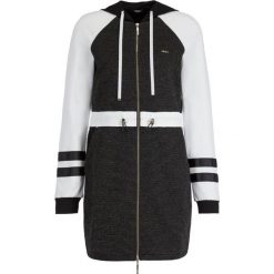 Sukienka dzianinowa Liu Jo Sport T69001 J5786. Czarne sukienki damskie Liu Jo Sport, xs, bez wzorów, z elastanu, sportowe, bez kołnierzyka, bez rękawów, sportowe. W wyprzedaży za 519,00 zł.