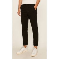 Guess Jeans - Spodnie. Czarne spodnie męskie Guess Jeans, na co dzień, m, z aplikacjami, z bawełny. W wyprzedaży za 239,90 zł.