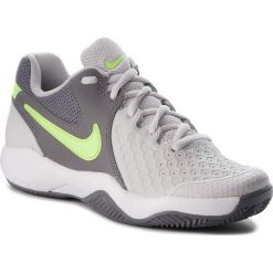 Buty NIKE - Air Zoom Resistance Cly 922065 070 Vast Grey/Volt Glow/Gunsmoke. Szare buty sportowe damskie Nike, bez wzorów, ze skóry, sportowe, tenisowe. W wyprzedaży za 249,00 zł.