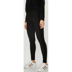 Tally Weijl - Legginsy. Czarne spodnie damskie TALLY WEIJL, z elastanu, z podwyższonym stanem. W wyprzedaży za 39,90 zł.