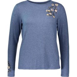 Koszulka "Cosy Feel" w kolorze niebieskim. Niebieskie koszulki damskie Tom Tailor, s, z haftami, z okrągłym kołnierzem. W wyprzedaży za 60,95 zł.