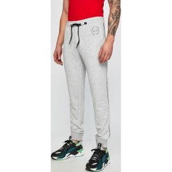 Armani Exchange - Spodnie. Szare spodnie męskie Armani Exchange, na co dzień, xl, bez wzorów, z elastanu, casualowe. Za 449,90 zł.