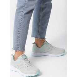 Jasnoszare Buty Sportowe Come Up. Szare buty sportowe damskie Born2be, bez wzorów, sportowe. Za 89,99 zł.